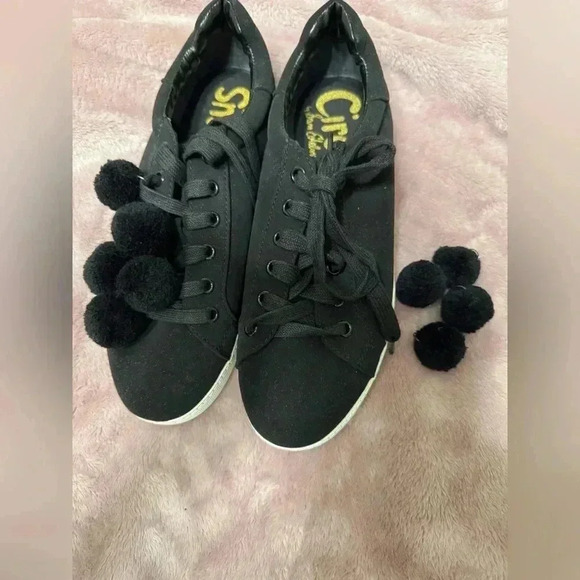 Circus By Sam Edelman Carmela Pompom Sneaker 8.5 NEW in box. No lid. - Picture 4 of 5